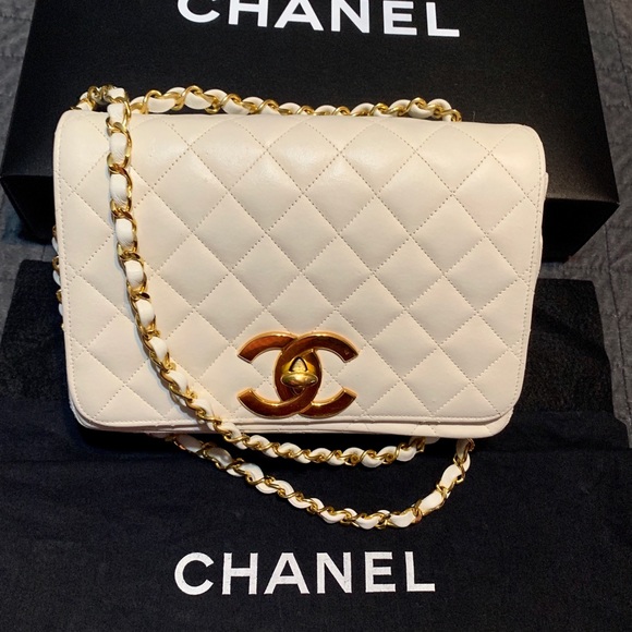 CHANEL Handbags - ‼️traded‼️
